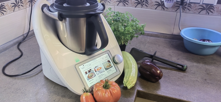 Thermomix je velmi všestranný a jednoduchý kuchyňský přístroj.